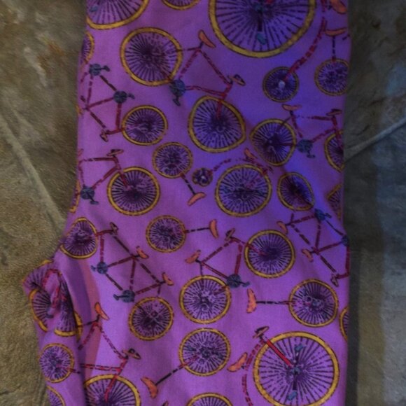 Lot Of 3 LulaRoe Leggings - Bicycles, Floral, Geometric - Pre-owned - Picture 3 of 4